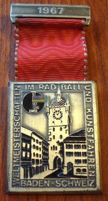 Eremedaille wereldkampioenschap Cycloball Baden 1967 beschikbaar voor biedingen