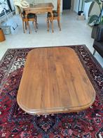 goed onderhouden salontafel op wieltjes., Antiek en Kunst, Ophalen