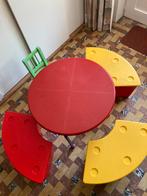 Kindertafel met drie opbergboxen/zitjes en een stoeltje, Huis en Inrichting, Ophalen, Zo goed als nieuw