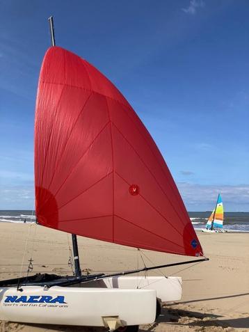 Spinnaker Nacra 460, original et non utilisé