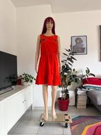 Beautiful red dress with hand-painted eyes (size S/M), Kleding | Dames, Maat 38/40 (M), Ophalen of Verzenden, Gedragen, Boven de knie