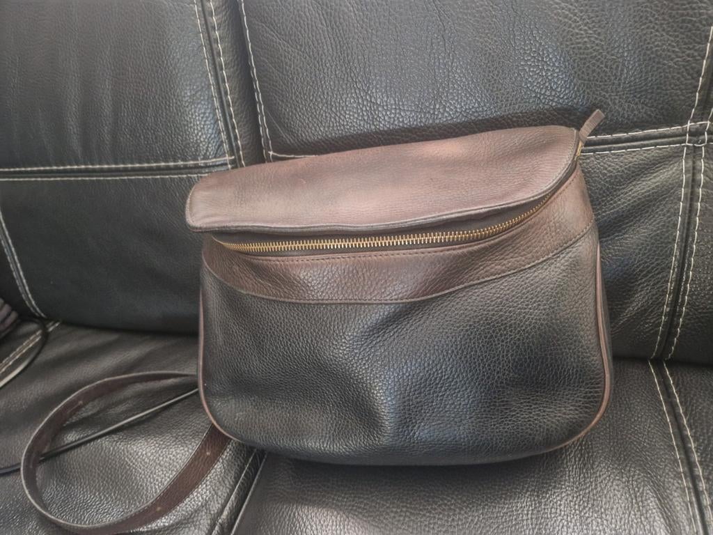 Mooie vintage crosbody handtas van Delvaux, Bijoux, Sacs & Beauté, Sacs | Sacs à bandoulière, Utilisé, Noir, Enlèvement ou Envoi