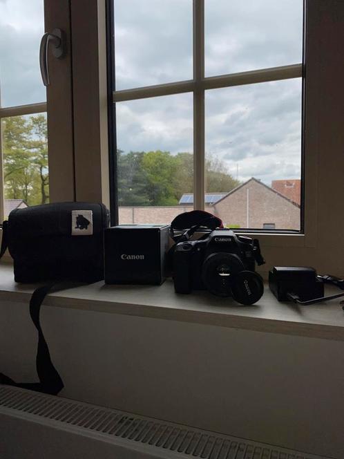 Canon EOS 70D camera + statief + 50mm lens + accu lader, Audio, Tv en Foto, Fotocamera's Digitaal, Zo goed als nieuw, Canon, Ophalen