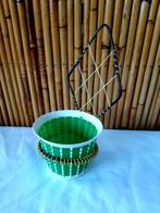 Vintage metalen hangplantenbak uit 1960, plastic & scoubidou, Verzenden, Overige soorten, Minder dan 100 cm