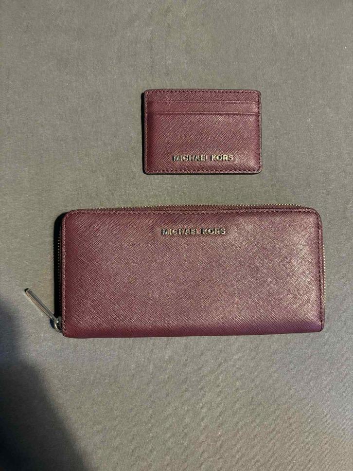 Paarse Michael Korts portemonnee set, Handtassen en Accessoires, Portemonnees, Zo goed als nieuw, Overige merken, Paars, Ophalen of Verzenden