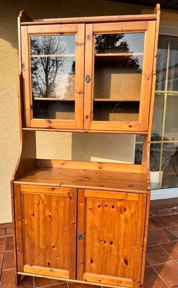 Leksvik IKEA houten dressoir met glazen deuren  beschikbaar voor biedingen