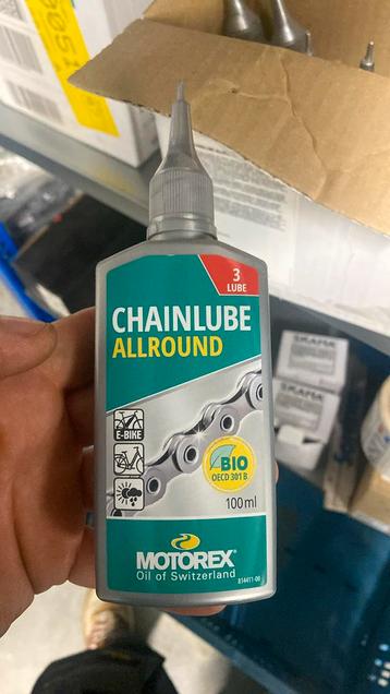 32 busjes motorex alround ketting olie  beschikbaar voor biedingen