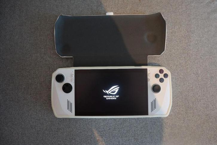 ASUS ROG Ally Z1extreme 2To (2023)+accessoires, Games en Spelcomputers, Spelcomputers | Overige, Zo goed als nieuw, Ophalen of Verzenden