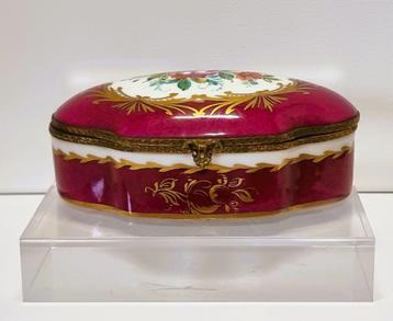 Limoges porseleinen doos – handbeschilderd. beschikbaar voor biedingen