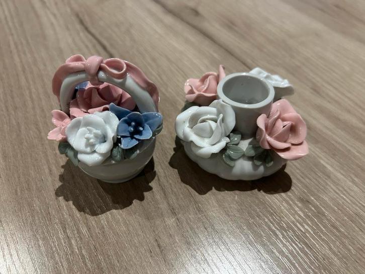 Bloemetjes decoratie, Antiek en Kunst, Antiek | Keramiek en Aardewerk, Ophalen of Verzenden