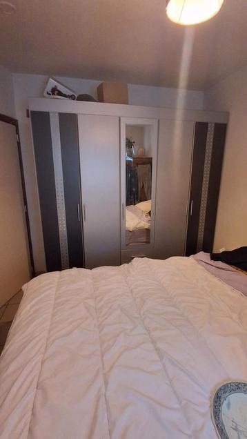 Grote kleerkast 5deurs locatie Gent wondelgem beschikbaar voor biedingen