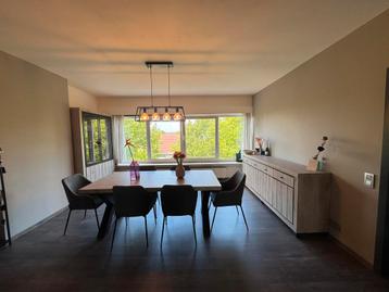 Eetkamer set + TV meubel te koop beschikbaar voor biedingen