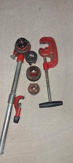 Sanitair gereedschap, Ophalen