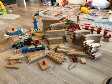 Brio houten speelgoed treinset beschikbaar voor biedingen