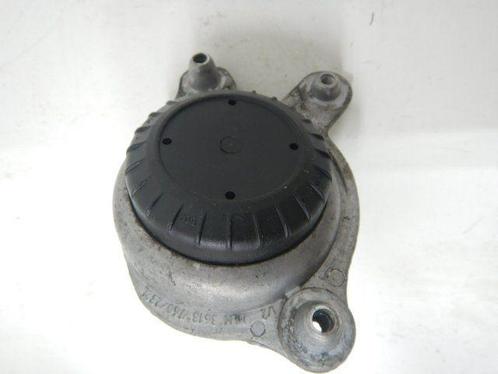 Mercedes-Benz C-Klasse W205 Motorsteun Links A2052406717, Auto-onderdelen, Motor en Toebehoren, Mercedes-Benz, Gebruikt, Ophalen of Verzenden