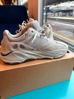 Yeezy Boost 700 (Green), Envoi, Comme neuf