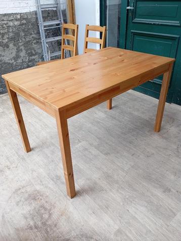 Table en Pin Ikea  beschikbaar voor biedingen