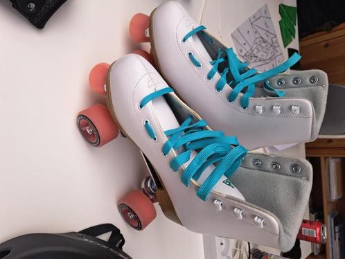 Rolschaatsen maat 39 + bescherming + rugzak, Sport en Fitness, Skeelers, Zo goed als nieuw, Inline skates 4 wielen, Overige merken