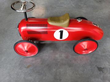 Retro loopauto in goede staat beschikbaar voor biedingen