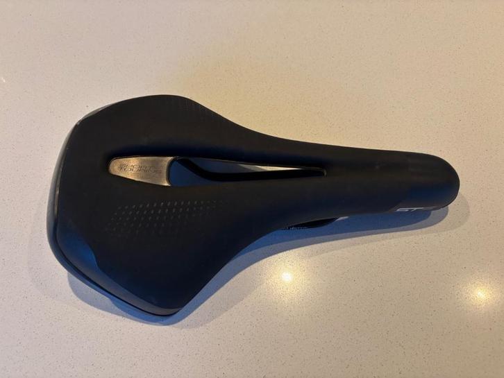 Selle Italia ST5 Flow (L2) tourfiets zadel (hi-viz), Fietsen en Brommers, Fietsonderdelen, Zo goed als nieuw, Algemeen, Zadel