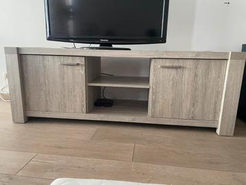 Tv-kast / Tv-meubel beschikbaar voor biedingen