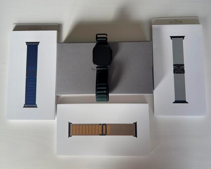 Apple Watch Ultra 2 + 4 Bracelets, Handtassen en Accessoires, Smartwatches, Zo goed als nieuw, Conditie, Ophalen
