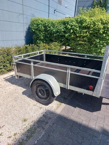 Aanhanger zo goed als nieuw.  beschikbaar voor biedingen