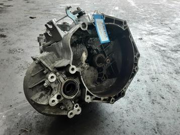 VERSNELLINGSBAK Opel Astra K (01-2015/12-2022) (M32MZ4), Gebruikt, Opel