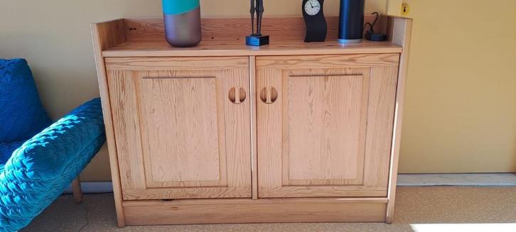 Moderne Zweedse buffetkast, Huis en Inrichting, Kasten | Buffetkasten, Zo goed als nieuw, Grenenhout, Ophalen