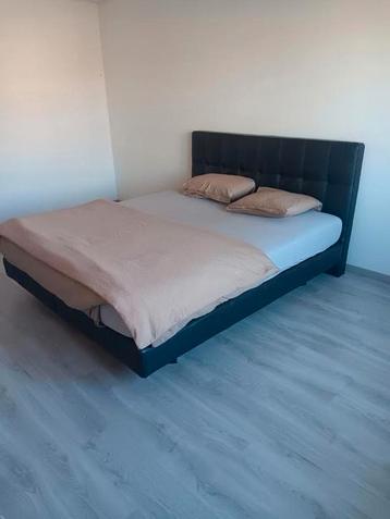 Boxspring 180x200 beschikbaar voor biedingen