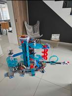 Mega garage Bosch avec ascenseur électrique, Enlèvement, Comme neuf