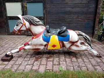 kunststof paard  beschikbaar voor biedingen