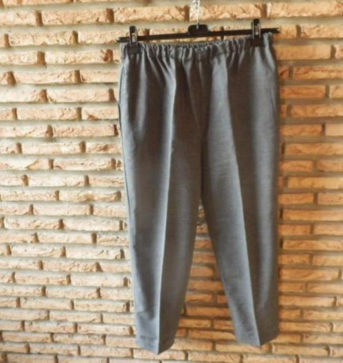 --(39) -pantalon femme t.42 gris, Vêtements | Femmes, Culottes & Pantalons, Porté, Taille 42/44 (L), Gris, Longs, Enlèvement