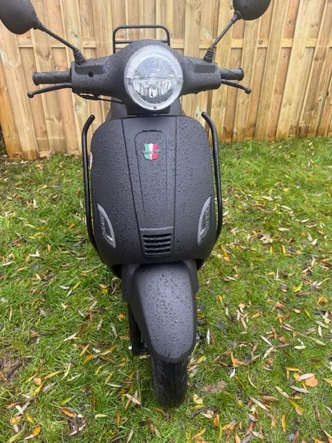 gts toscana, Fietsen en Brommers, Scooters | Overige merken, Zo goed als nieuw, Klasse A (25 km/u), Benzine, Ophalen