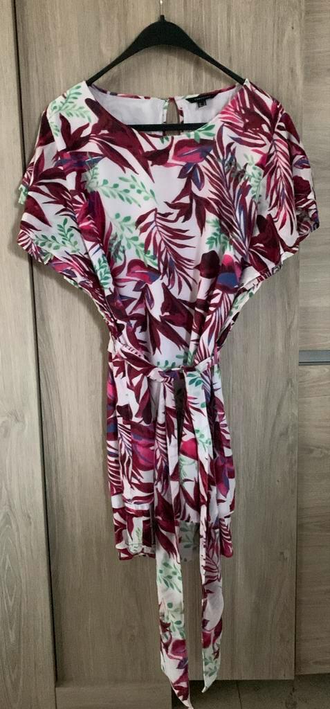 Cortefiel maat large met vlindermouwen, Kleding | Dames, Jurken, Zo goed als nieuw, Maat 42/44 (L), Onder de knie, Ophalen