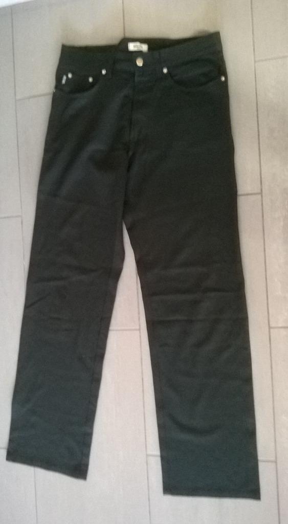 dames broek maat 32 merk moschino jeans geen namaak, Kleding | Dames, Broeken en Pantalons, Gedragen, Zwart, Lang, Ophalen of Verzenden