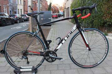 Vélo route Cube Attain race Taille 60  beschikbaar voor biedingen