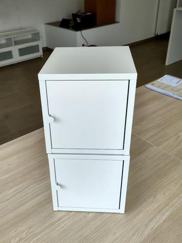 Metalen decoratiekastjes beschikbaar voor biedingen