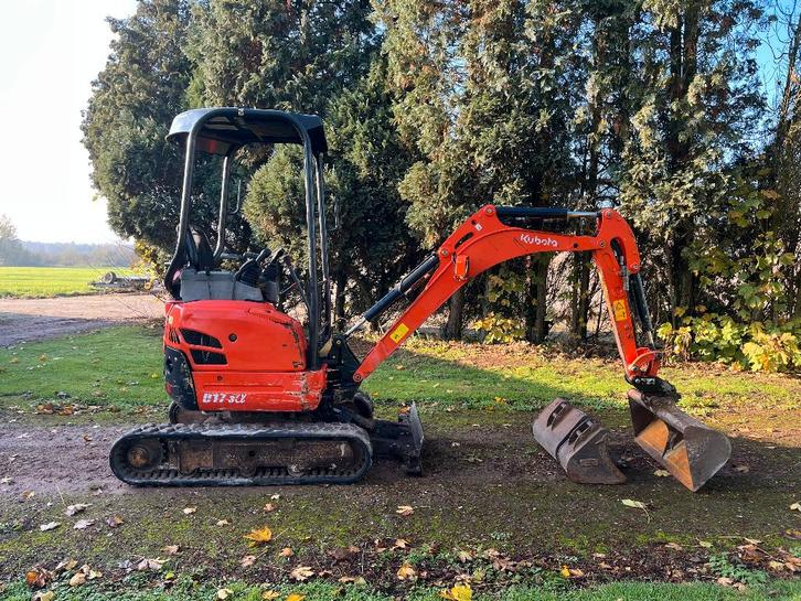 Attache rapide Kubota U17-3 Alpha 2016 + 3 seaux, Articles professionnels, Machines & Construction | Grues & Excavatrices, Excavatrice