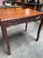 Fijn gesneden kleine Aziatische tafel, Ophalen
