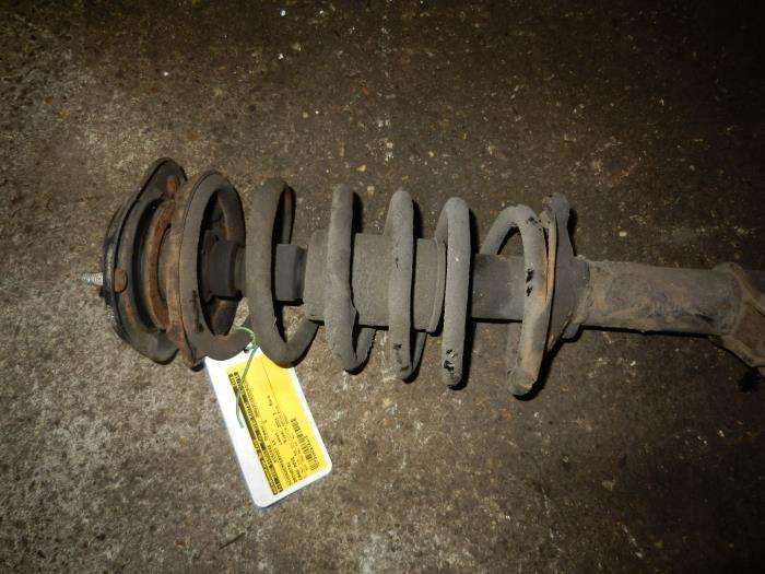 Schokdemperpoot links-voor van een Daihatsu Gran Move, Auto-onderdelen, Ophanging en Onderstel, Daihatsu, Gebruikt, 3 maanden garantie