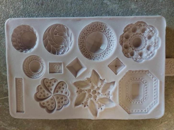 Vintage broche siliconen Karen Davies, Hobby en Vrije tijd, Taarten en Cupcakes maken, Zo goed als nieuw, Versiering, Taarten of Cupcakes