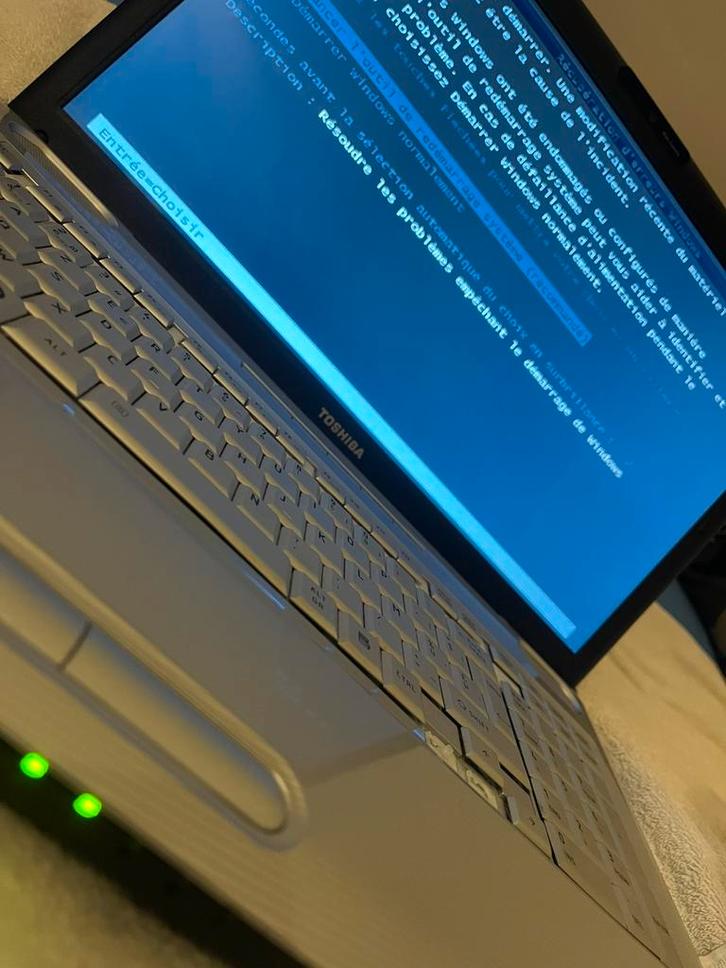 Ordinateur portable toshiba, Informatique & Logiciels, Chargeurs d'ordinateur portable, Comme neuf, Enlèvement