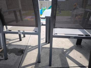 Tuinstoelen Le-bois-duc 6 + 2 gratis  beschikbaar voor biedingen