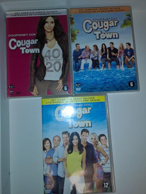 Cougar Town 1-3, CD & DVD, DVD | TV & Séries télévisées, Enlèvement ou Envoi