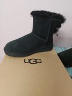 Zwarte UGG met een strikje., Enlèvement, Porté