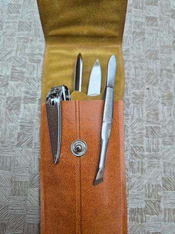 Vintage nail manicure set in leren doosje, Enlèvement ou Envoi