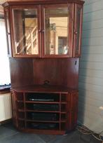 Donker eiken hoekkast, Ophalen