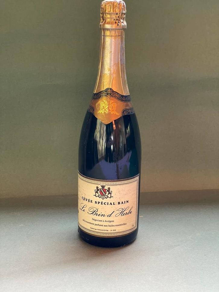 Bouteille originale « Le Brin d'Herbe », Collections, Vins, Autres types, Enlèvement ou Envoi