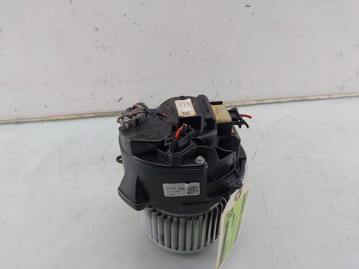 KACHEL VENTILATORMOTOR Renault Captur II (RJB) (01-2020/-), Auto-onderdelen, Airco en Verwarming, Renault, Gebruikt
